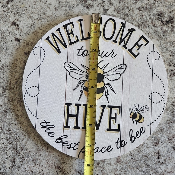 Bee Welcome Wall Decor Sign 'Mini' 🐝 - Picture 8 of 8